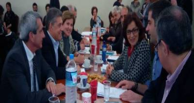 &Pi;&rho;&omicron;&sigmaf; &epsilon;&nu;&epsilon;&rho;&gamma;&omicron;&pi;&omicron;ί&eta;&sigma;&eta; &tau;&omicron; &Tau;&alpha;&mu;&epsilon;ί&omicron; &Epsilon;&upsilon;&rho;&omega;&pi;&alpha;ϊ&kappa;ή&sigmaf; &Beta;&omicron;ή&theta;&epsilon;&iota;&alpha;&sigmaf; &Alpha;&pi;ό&rho;&omega;&nu; | &Sigma;&upsilon;&nu;ά&nu;&tau;&eta;&sigma;&eta; &Kappa;&alpha;&lambda;&omicron;&gamma;ή&rho;&omicron;&upsilon; - &Phi;&omega;&tau;ί&omicron;&upsilon; (photos)