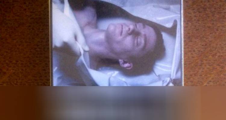 Βρέθηκε ο «νεκρός» στα πακέτα των τσιγάρων: Πόσα χρήματα πήρε, πού έγινε η φωτογράφιση (photos)