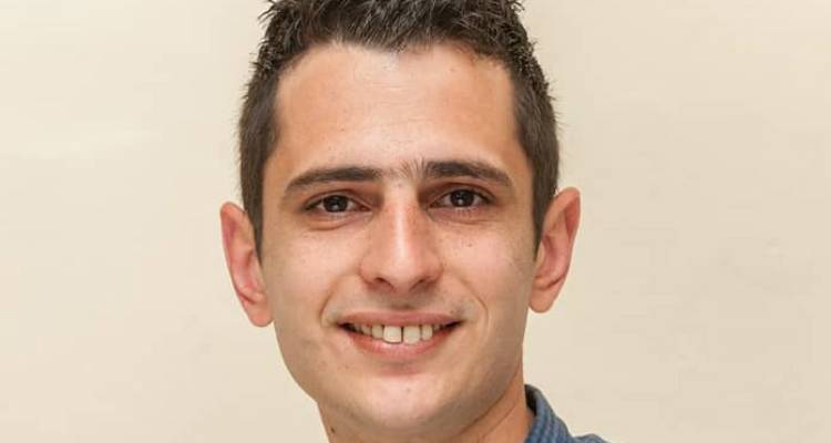 &Beta;&lambda;ά&sigma;&eta;&sigmaf; &Chi;&alpha;&tau;&zeta;&eta;&chi;&alpha;&rho;&alpha;&lambda;ά&mu;&pi;&omicron;&upsilon;&sigmaf;: &laquo;&Omega;&sigmaf; &delta;&eta;&mu;&omicron;&tau;&iota;&kappa;ό&sigmaf; &sigma;ύ&mu;&beta;&omicron;&upsilon;&lambda;&omicron;&sigmaf; &theta;&alpha; &kappa;ά&nu;&omega; ό,&tau;&iota; &pi;&epsilon;&rho;&nu;ά&epsilon;&iota; &alpha;&pi;ό &tau;&omicron; &chi;έ&rho;&iota; &mu;&omicron;&upsilon;&raquo;