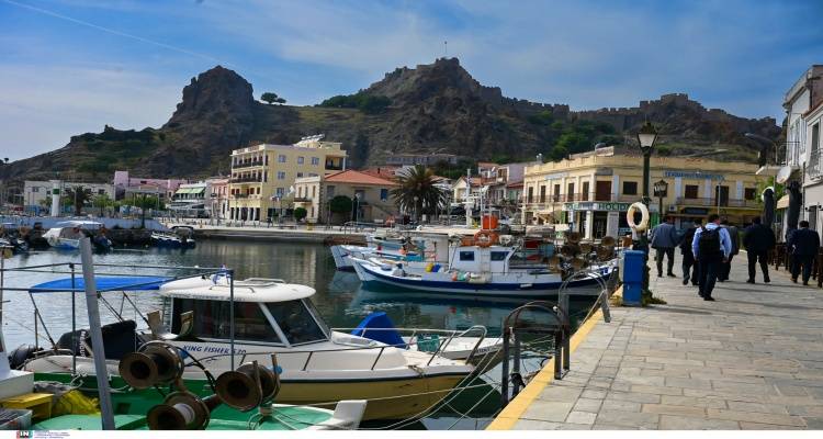 &Mu;ύ&rho;&iota;&nu;&alpha;: &Kappa;&upsilon;&beta;&epsilon;&rho;&nu;ή&tau;&eta;&sigmaf; &sigma;&kappa;ά&phi;&omicron;&upsilon;&sigmaf; &alpha;&nu;&alpha;&psi;&upsilon;&chi;ή&sigmaf; έ&pi;&epsilon;&sigma;&epsilon; &sigma;&tau;&eta; &theta;ά&lambda;&alpha;&sigma;&sigma;&alpha;