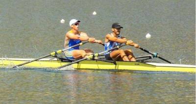 Παγκόσμιο Εφήβων: Πρόκριση στα προημιτελικά για το διπλό σκιφ με τον Λημνιό Ντινενή