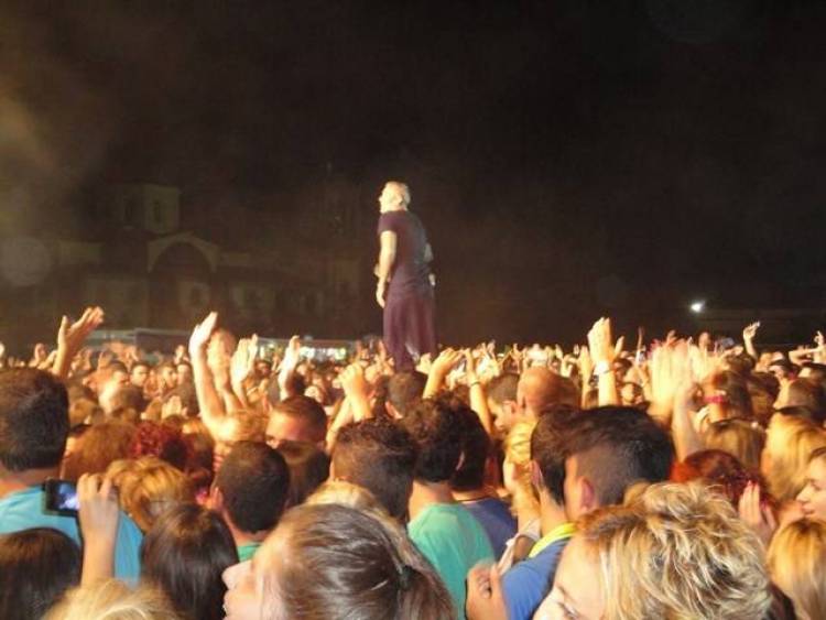 Ήταν μια πολύ μεγάλη συναυλία....(photos)