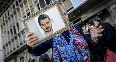 &Delta;&epsilon;&nu; &alpha;&nu;ή&kappa;&omicron;&upsilon;&nu; &sigma;&tau;&omicron;&nu; &Mu;ά&rho;&iota;&omicron; &Pi;&alpha;&pi;&alpha;&gamma;&epsilon;&omega;&rho;&gamma;ί&omicron;&upsilon; &tau;&alpha; &omicron;&sigma;&tau;ά &pi;&omicron;&upsilon; &beta;&rho;έ&theta;&eta;&kappa;&alpha;&nu; &sigma;&epsilon; &sigma;&pi;&eta;&lambda;&iota;ά | &Chi;&rho;&omicron;&nu;&omicron;&lambda;&omicron;&gamma;&omicron;ύ&nu;&tau;&alpha;&iota; &alpha;&pi;ό &tau;&omicron;&nu; &Beta;'&Pi;&Pi;