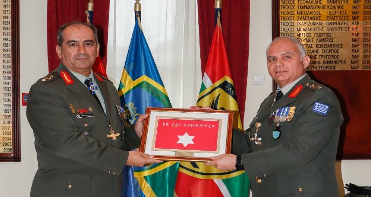 88 &Sigma;&Delta;&Iota;: &Sigma;&epsilon; &sigma;&tau;&epsilon;&nu;ό &upsilon;&pi;&eta;&rho;&epsilon;&sigma;&iota;&alpha;&kappa;ό &pi;&epsilon;&rho;&iota;&beta;ά&lambda;&lambda;&omicron;&nu; &eta; &tau;&epsilon;&lambda;&epsilon;&tau;ή &pi;&alpha;&rho;ά&delta;&omicron;&sigma;&eta;&sigmaf; &ndash; &pi;&alpha;&rho;&alpha;&lambda;&alpha;&beta;ή&sigmaf;