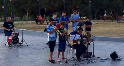 Οι μουσικοί της Φιλαρμονικής Λήμνου ξεδίπλωσαν το ταλέντο τους στο κοινό του Αγ. Δημητρίου (photos + video)