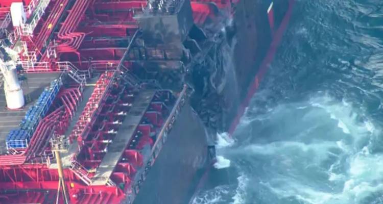 «Ξαφνικά ένα τεράστιο πλοίο ήρθε από το πουθενά»: Δραματικές περιγραφές για τη σύγκρουση πλοίων στη Βόρεια Θάλασσα