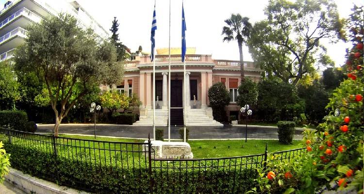 &Mu;&epsilon; &alpha;&upsilon;&tau;ό &tau;&omicron; &tau;&rho;ί&pi;&tau;&upsilon;&chi;&omicron; &pi;&omicron;&lambda;&iota;&tau;&iota;&kappa;ή&sigmaf; &alpha;&pi;&alpha;&nu;&tau;ά &eta; &Alpha;&theta;ή&nu;&alpha; &sigma;&tau;&omicron;&nu; &laquo;&upsilon;&beta;&rho;&iota;&delta;&iota;&kappa;ό &pi;ό&lambda;&epsilon;&mu;&omicron;&raquo; &tau;&eta;&sigmaf; &Tau;&omicron;&upsilon;&rho;&kappa;ί&alpha;&sigmaf; | &Tau;&iota; &alpha;&pi;&omicron;&phi;ά&sigma;&iota;&sigma;&epsilon; &tau;&omicron; &Kappa;&Upsilon;&Sigma;&Epsilon;&Alpha;
