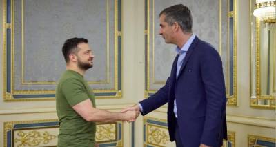 &Sigma;&upsilon;&nu;ά&nu;&tau;&eta;&sigma;&eta; &Mu;&pi;&alpha;&kappa;&omicron;&gamma;&iota;ά&nu;&nu;&eta; &mu;&epsilon; &Zeta;&epsilon;&lambda;έ&nu;&sigma;&kappa;&iota;: &laquo;&Eta; &alpha;&nu;&omicron;&iota;&kappa;&omicron;&delta;ό&mu;&eta;&sigma;&eta; &tau;&eta;&sigmaf; &Omicron;&upsilon;&kappa;&rho;&alpha;&nu;ί&alpha;&sigmaf; &pi;&rho;έ&pi;&epsilon;&iota; &nu;&alpha; &xi;&epsilon;&kappa;&iota;&nu;ή&sigma;&epsilon;&iota; ά&mu;&epsilon;&sigma;&alpha;&raquo;