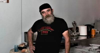 «Άλλος άνθρωπος»: Στο εδώλιο ο Πολυχρονόπουλος, η μητέρα του και ο γαμπρός του για ξέπλυμα