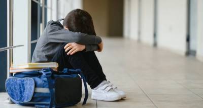 Ά&lambda;&iota;&mu;&omicron;&sigmaf;: &Omicron;&mu;ά&delta;&alpha; &alpha;&tau;ό&mu;&omega;&nu; &xi;&upsilon;&lambda;&omicron;&kappa;ό&pi;&eta;&sigma;&epsilon; &kappa;&alpha;&iota; έ&sigma;&tau;&epsilon;&iota;&lambda;&epsilon; &sigma;&tau;&omicron; &nu;&omicron;&sigma;&omicron;&kappa;&omicron;&mu;&epsilon;ί&omicron; 13&chi;&rho;&omicron;&nu;&omicron; | &Tau;&omicron;&upsilon; έ&sigma;&pi;&alpha;&sigma;&alpha;&nu; &omicron;&sigma;&tau;ό &kappa;ά&tau;&omega; &alpha;&pi;ό &tau;&omicron; &mu;ά&tau;&iota;