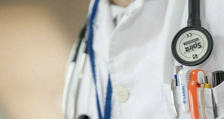 2 &iota;&alpha;&tau;&rho;&omicron;ί 4 &chi;&omega;&rho;&iota;ά 1 &eta;&mu;έ&rho;&alpha;