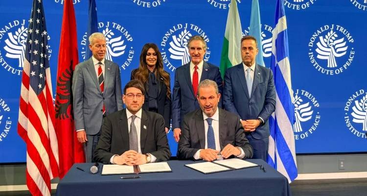 &Omicron; &Kappa;ά&theta;&epsilon;&tau;&omicron;&sigmaf; &Delta;&iota;ά&delta;&rho;&omicron;&mu;&omicron;&sigmaf; &pi;&alpha;&tau;ά&epsilon;&iota; &laquo;&gamma;&kappa;ά&zeta;&iota;&raquo;: &Tau;&alpha; &nu;έ&alpha; &mu;&alpha;&kappa;&rho;&omicron;&chi;&rho;ό&nu;&iota;&alpha; deals, &omicron;&iota; &pi;&omicron;&lambda;&iota;&tau;&iota;&kappa;έ&sigmaf; &delta;&epsilon;&sigma;&mu;&epsilon;ύ&sigma;&epsilon;&iota;&sigmaf; &kappa;&alpha;&iota; &omicron; &rho;ό&lambda;&omicron;&sigmaf; &tau;&eta;&sigmaf; Atlantic SEE LNG Trade