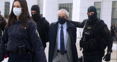 &Omicron;&kappa;&tau;ώ &phi;&omicron;&rho;έ&sigmaf; &iota;&sigma;ό&beta;&iota;&alpha;, 50 &chi;&rho;ό&nu;&iota;&alpha; &phi;&upsilon;&lambda;&alpha;&kappa;ή &kappa;&alpha;&iota; 327.000 &epsilon;&upsilon;&rho;ώ &pi;&rho;ό&sigma;&tau;&iota;&mu;&omicron; &sigma;&tau;&omicron;&nu; &laquo;&psi;&epsilon;&upsilon;&tau;&omicron;&gamma;&iota;&alpha;&tau;&rho;ό&raquo;