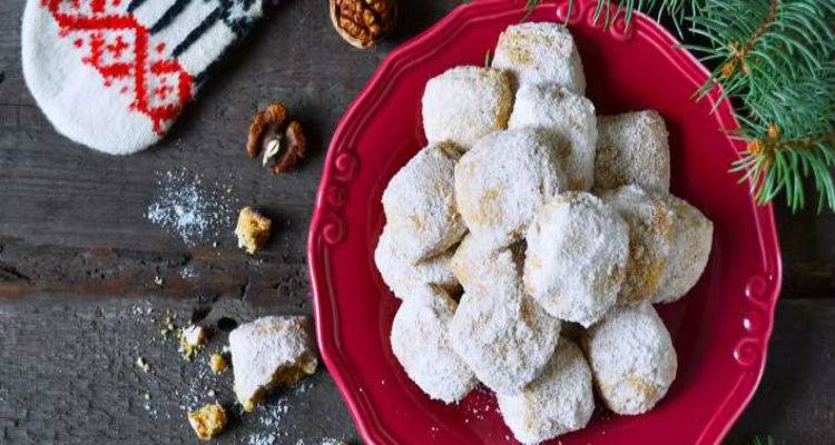 Η πιο εύκολη συνταγή για κουραμπιέδες από την Αργυρώ Μπαρμπαρίγου