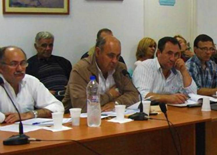 &Kappa;&alpha;&tau;&alpha;&gamma;&gamma;&epsilon;&lambda;ί&alpha; &Beta;&omicron;&upsilon;&lambda;&gamma;&alpha;&rho;ά&kappa;&eta; &gamma;&iota;&alpha; &tau;&omicron; &pi;&rho;&omega;&tau;ό&kappa;&omicron;&lambda;&lambda;&omicron; &sigma;&tau;&eta;&nu; &pi;&alpha;&rho;έ&lambda;&alpha;&sigma;&eta; &tau;&eta;&sigmaf; 8&eta;&sigmaf; &Omicron;&kappa;&tau;&omega;&beta;&rho;ί&omicron;&upsilon;: &laquo;&Alpha;&delta;&iota;&alpha;&nu;ό&eta;&tau;&omicron; &omicron; &Rho;ώ&sigma;&omicron;&sigmaf; &Pi;&rho;ό&xi;&epsilon;&nu;&omicron;&sigmaf; &pi;&epsilon;&tau;&alpha;&mu;έ&nu;&omicron;&sigmaf; &kappa;&alpha;&iota; &omicron;&iota; &pi;&alpha;&rho;&epsilon;ί&sigma;&alpha;&kappa;&tau;&omicron;&iota; &sigma;&tau;&iota;&sigmaf; &pi;&rho;ώ&tau;&epsilon;&sigmaf; &theta;έ&sigma;&epsilon;&iota;&sigmaf; &tau;&eta;&sigmaf; &epsilon;&xi;έ&delta;&rho;&alpha;&sigmaf;&raquo;.