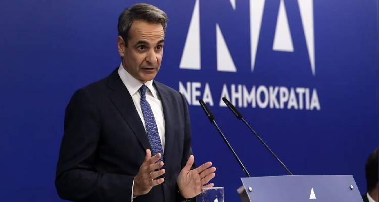 &Omicron; &Mu;&eta;&tau;&sigma;&omicron;&tau;ά&kappa;&eta;&sigmaf; έ&theta;&epsilon;&sigma;&epsilon; &tau;&alpha; &delta;&iota;&lambda;ή&mu;&mu;&alpha;&tau;&alpha; &tau;&omega;&nu; &epsilon;&kappa;&lambda;&omicron;&gamma;ώ&nu;: &laquo;&Theta;&alpha; &pi;&rho;&omicron;&chi;&omega;&rho;ή&sigma;&omicron;&upsilon;&mu;&epsilon; &mu;&pi;&rho;&omicron;&sigma;&tau;ά ή &theta;&alpha; &gamma;&upsilon;&rho;ί&sigma;&omicron;&upsilon;&mu;&epsilon; &pi;ί&sigma;&omega;&raquo;