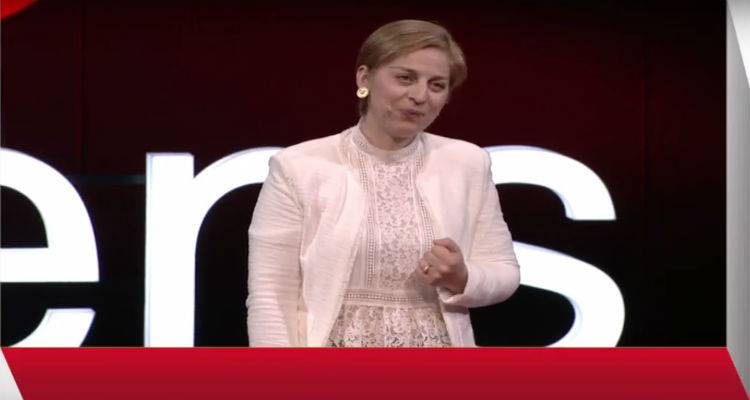 Η Δήμαρχος Αγίου Ευστρατίου Μαρία Κακαλή αποκαλύπτεται στη σκηνη του TedxAthens (video)