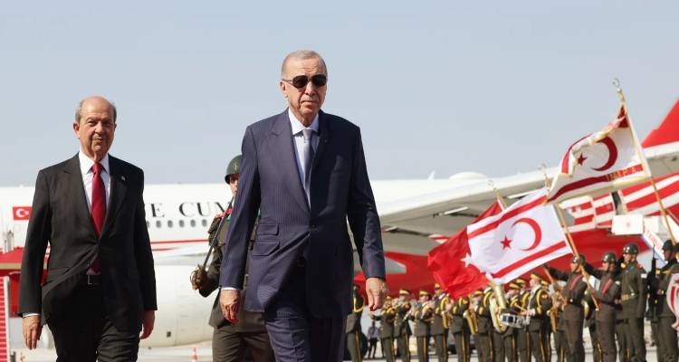 Βαθαίνει το αδιέξοδο στο Κυπριακό -Στήριξη Ερντογάν σε Τατάρ, προκλήσεις από τα Κατεχόμενα στην επέτειο εισβολής