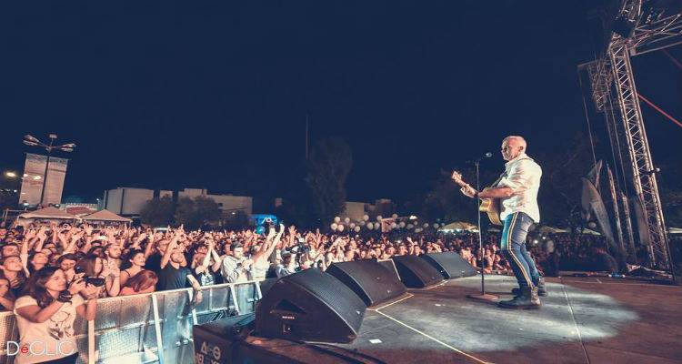 &Omicron; &Sigma;&tau;έ&lambda;&iota;&omicron;&sigmaf; &Rho;ό&kappa;&kappa;&omicron;&sigmaf; &tau;&rho;&alpha;&gamma;&omicron;ύ&delta;&eta;&sigma;&epsilon; &sigma;&tau;&eta; &sigma;&kappa;&eta;&nu;ή &tau;&eta;&sigmaf; 81&eta;&sigmaf; &Delta;&Epsilon;&Theta; (video)