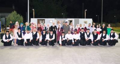 Ά&gamma;&iota;&omicron;&sigmaf; &Delta;&eta;&mu;ή&tau;&rho;&iota;&omicron;&sigmaf;: &ldquo;&Tau;&alpha;&xi;ί&delta;&iota;&rdquo; &sigma;&tau;&omicron; &Rho;&epsilon;ΐ&zeta;&nu;&tau;&epsilon;&rho;&epsilon; &sigma;&tau;&eta; &ldquo;&Mu;&nu;ή&mu;&eta; &tau;&omicron;&upsilon; &Mu;&iota;&kappa;&rho;&alpha;&sigma;&iota;ά&tau;&eta; &Pi;&rho;ό&sigma;&phi;&upsilon;&gamma;&alpha;&rdquo;