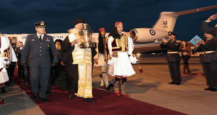 Πώς θα γίνει η μεταφορά του Αγίου Φωτός στη Λήμνο