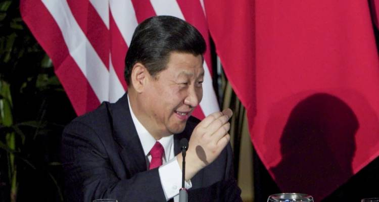 CNN: Η Κίνα αθόρυβα αποσύρει τους δασμούς στα τσιπάκια από τις ΗΠΑ