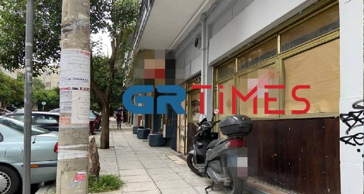 &Epsilon;&pi;ί&theta;&epsilon;&sigma;&eta; &mu;&epsilon; &mu;&alpha;&chi;&alpha;ί&rho;&iota; &sigma;&epsilon; &iota;&delta;&iota;&omicron;&kappa;&tau;ή&tau;&eta; &kappa;&alpha;&phi;έ &sigma;&tau;&eta; &Theta;&epsilon;&sigma;&sigma;&alpha;&lambda;&omicron;&nu;ί&kappa;&eta; | &laquo;&Alpha;&kappa;&omicron;ύ&sigma;&alpha;&mu;&epsilon; &phi;&omega;&nu;έ&sigmaf;, &tau;&omicron;&nu; &epsilon;ί&delta;&alpha;&mu;&epsilon; &nu;&alpha; &alpha;&iota;&mu;&omicron;&rho;&rho;&alpha;&gamma;&epsilon;ί&raquo;
