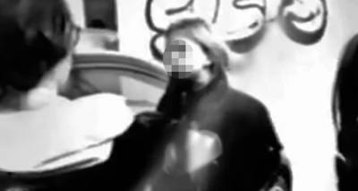 &Theta;&epsilon;&sigma;&sigma;&alpha;&lambda;&omicron;&nu;ί&kappa;&eta;: Έ&xi;&iota; &kappa;&omicron;&rho;ί&tau;&sigma;&iota;&alpha; έ&beta;&alpha;&lambda;&alpha;&nu; &sigma;&tau;&eta; &mu;έ&sigma;&eta; &tau;&eta;&nu; 15&chi;&rho;&omicron;&nu;&eta; &kappa;&alpha;&iota; &tau;&eta;&nu; έ&delta;&epsilon;&iota;&rho;&alpha;&nu; - &Sigma;&epsilon; ά&sigma;&chi;&eta;&mu;&eta; &psi;&upsilon;&chi;&omicron;&lambda;&omicron;&gamma;&iota;&kappa;ή &kappa;&alpha;&tau;ά&sigma;&tau;&alpha;&sigma;&eta; &eta; &mu;&alpha;&theta;ή&tau;&rho;&iota;&alpha;