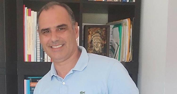 &Gamma;&iota;&alpha; &tau;&omicron; &Gamma;&upsilon;&mu;&nu;ά&sigma;&iota;&omicron; &Mu;ύ&rho;&iota;&nu;&alpha;&sigmaf;, &tau;&eta; &lambda;&epsilon;&iota;&psi;&upsilon;&delta;&rho;ί&alpha; &kappa;&alpha;&iota; &tau;&omicron; &Rho;&omega;&mu;&alpha;ί&iota;&kappa;&omicron; &Gamma;&iota;&alpha;&lambda;ό &rho;&omega;&tau;ά&epsilon;&iota; &eta; &laquo;&Iota;&sigma;&chi;&upsilon;&rho;ή &Lambda;ή&mu;&nu;&omicron;&sigmaf;&raquo; &tau;&eta; &Delta;&eta;&mu;&omicron;&tau;&iota;&kappa;ή &Alpha;&rho;&chi;ή &sigma;&tau;&omicron; &pi;&lambda;&alpha;ί&sigma;&iota;&omicron; &tau;&eta;&sigmaf; &sigma;&eta;&mu;&epsilon;&rho;&iota;&nu;ή&sigmaf; &Lambda;&omicron;&gamma;&omicron;&delta;&omicron;&sigma;ί&alpha;&sigmaf;