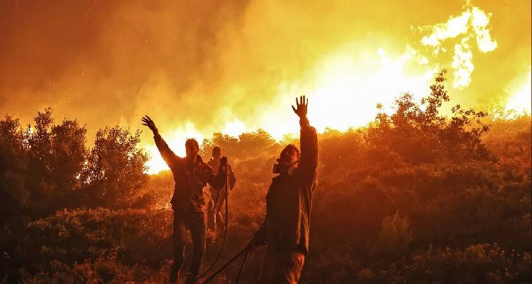 &Epsilon;&iota;&sigma;&alpha;&gamma;&gamma;&epsilon;&lambda;&iota;&kappa;ή &pi;&alpha;&rho;έ&mu;&beta;&alpha;&sigma;&eta; &gamma;&iota;&alpha; &tau;&iota;&sigmaf; &phi;&omega;&tau;&iota;έ&sigmaf; &sigma;&epsilon; &Pi;&epsilon;&nu;&tau;έ&lambda;&eta; &kappa;&alpha;&iota; &Mu;έ&gamma;&alpha;&rho;&alpha; | Έ&rho;&epsilon;&upsilon;&nu;&alpha; &gamma;&iota;&alpha; &tau;&omicron; &epsilon;&nu;&delta;&epsilon;&chi;ό&mu;&epsilon;&nu;&omicron; &epsilon;&mu;&pi;&rho;&eta;&sigma;&mu;&omicron;ύ