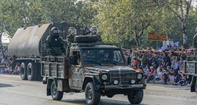 &laquo;&Tau;έ&lambda;&omicron;&sigmaf;&raquo; &omicron;&iota; &kappa;&alpha;&nu;&alpha;&delta;έ&zeta;&epsilon;&sigmaf; &kappa;&alpha;&iota; &tau;&alpha; &Sigma;&tau;ά&gamma;&iota;&epsilon;&rho; &tau;&omicron;&upsilon; &Epsilon;&lambda;&lambda;&eta;&nu;&iota;&kappa;&omicron;ύ &Sigma;&tau;&rho;&alpha;&tau;&omicron;ύ | &Mu;&epsilon; &pi;&omicron;&iota;&alpha; &mu;&omicron;&nu;&tau;έ&lambda;&alpha; &theta;&alpha; &alpha;&nu;&tau;&iota;&kappa;&alpha;&tau;&alpha;&sigma;&tau;&alpha;&theta;&omicron;ύ&nu;