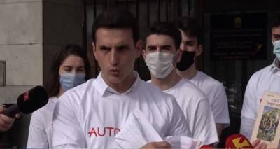 &Beta;ό&rho;&epsilon;&iota;&alpha; &Mu;&alpha;&kappa;&epsilon;&delta;&omicron;&nu;ί&alpha;: &Sigma;ά&lambda;&omicron;&sigmaf; &mu;&epsilon; &sigma;&chi;&omicron;&lambda;&iota;&kappa;ό &beta;&iota;&beta;&lambda;ί&omicron; &pi;&omicron;&upsilon; &lambda;έ&epsilon;&iota; ό&tau;&iota; &omicron;&iota; &Alpha;&lambda;&beta;&alpha;&nu;&omicron;ί &tau;&eta;&sigmaf; &chi;ώ&rho;&alpha;&sigmaf; &epsilon;ί&nu;&alpha;&iota; &tau;&omicron;&upsilon;&rho;&kappa;&iota;&kappa;ή&sigmaf; &kappa;&alpha;&tau;&alpha;&gamma;&omega;&gamma;ή&sigmaf;
