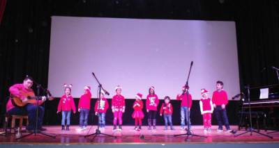 &Mu;ή&nu;&upsilon;&mu;&alpha; &epsilon;&iota;&rho;ή&nu;&eta;&sigmaf; έ&sigma;&tau;&epsilon;&iota;&lambda;&alpha;&nu; &omicron;&iota; &mu;&alpha;&theta;&eta;&tau;έ&sigmaf; &tau;&omicron;&upsilon; &Omega;&delta;&epsilon;ί&omicron;&upsilon; &Lambda;ή&mu;&nu;&omicron;&upsilon; &sigma;&tau;&eta; &chi;&rho;&iota;&sigma;&tau;&omicron;&upsilon;&gamma;&epsilon;&nu;&nu;&iota;ά&tau;&iota;&kappa;&eta; &pi;&alpha;&rho;ά&sigma;&tau;&alpha;&sigma;ή &tau;&omicron;&upsilon;&sigmaf; (photos)