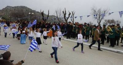 &Mu;&epsilon; &hellip; &epsilon;&upsilon;&tau;&rho;ά&pi;&epsilon;&lambda;&alpha; &eta; &phi;&epsilon;&tau;&iota;&nu;ή &pi;&alpha;&rho;έ&lambda;&alpha;&sigma;&eta; &sigma;&tau;&eta; &Mu;ύ&rho;&iota;&nu;&alpha; (photos)