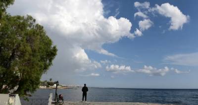 Φθινοπωρινό σκηνικό το Σαββατοκύριακο: Πού αναμένονται ισχυρές βροχοπτώσεις | Βουτιά του υδράργυρου από αύριο