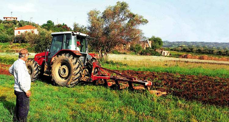 Ενεργοποιούν την «κάρτα του αγρότη» για να αποκτήσει ρευστότητα ο πρωτογενής τομέας