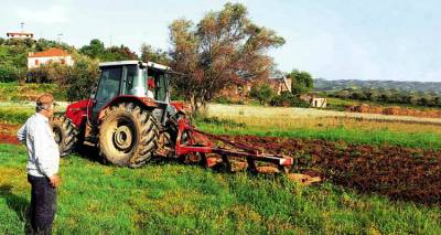 Ενεργοποιούν την «κάρτα του αγρότη» για να αποκτήσει ρευστότητα ο πρωτογενής τομέας