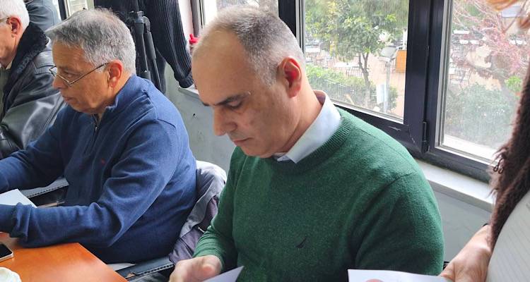 &Theta;. &Lambda;&omicron;ύ&kappa;&alpha;&sigmaf;: &Alpha;&nu; ή&tau;&alpha;&nu; ά&lambda;&lambda;&omicron;&sigmaf; &sigma;&tau;&eta; &theta;έ&sigma;&eta; &tau;&omicron;&upsilon; &kappa;. &Chi;&alpha;&sigma;ά&pi;&eta;, &theta;&alpha; &epsilon;ί&chi;&epsilon; &pi;&alpha;&rho;&alpha;&iota;&tau;&eta;&theta;&epsilon;ί &gamma;&iota;&alpha; &lambda;ό&gamma;&omicron;&upsilon;&sigmaf; &epsilon;&upsilon;&theta;&iota;&xi;ί&alpha;&sigmaf;