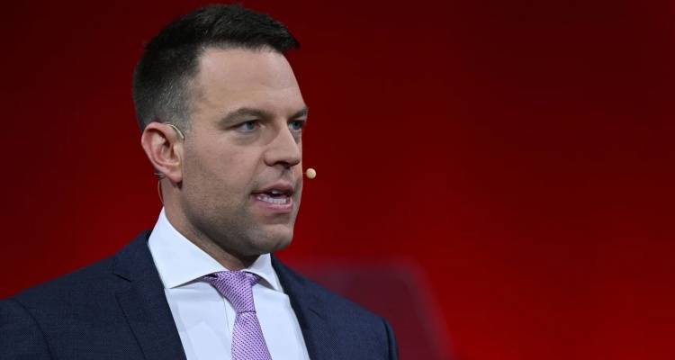 &Epsilon;&xi;&epsilon;&lambda;ί&xi;&epsilon;&iota;&sigmaf; &sigma;&tau;&omicron;&nu; &Sigma;&Upsilon;&Rho;&Iota;&Zeta;&Alpha;: Έ&kappa;&tau;&alpha;&kappa;&tau;&eta; &Pi;&omicron;&lambda;&iota;&tau;&iota;&kappa;ή &Gamma;&rho;&alpha;&mu;&mu;&alpha;&tau;&epsilon;ί&alpha; &sigma;&tau;&iota;&sigmaf; 20:00 &sigma;&upsilon;&gamma;&kappa;&alpha;&lambda;&epsilon;ί &eta; &Sigma;&beta;ί&gamma;&kappa;&omicron;&upsilon; | &Sigma;&tau;&eta;&nu; &Alpha;&theta;ή&nu;&alpha; &omicron; &Sigma;&tau;έ&phi;&alpha;&nu;&omicron;&sigmaf; &Kappa;&alpha;&sigma;&sigma;&epsilon;&lambda;ά&kappa;&eta;&sigmaf;
