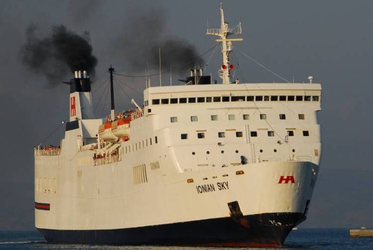 Το «Ionian sky» αντί του «Θεόφιλος»;