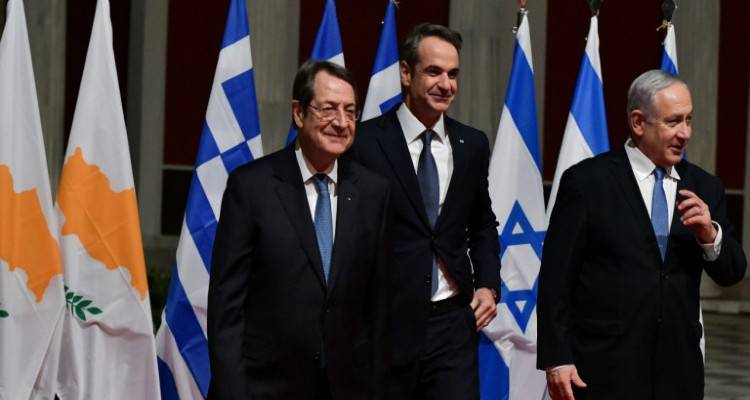 &Sigma;&epsilon; &Kappa;ύ&pi;&rho;&omicron; &kappa;&alpha;&iota; &Iota;&sigma;&rho;&alpha;ή&lambda; &sigma;ή&mu;&epsilon;&rho;&alpha; &omicron; &Mu;&eta;&tau;&sigma;&omicron;&tau;ά&kappa;&eta;&sigmaf; -&Sigma;&upsilon;&nu;&alpha;&nu;&tau;ή&sigma;&epsilon;&iota;&sigmaf; &mu;&epsilon; &Alpha;&nu;&alpha;&sigma;&tau;&alpha;&sigma;&iota;ά&delta;&eta;, &Nu;&epsilon;&tau;&alpha;&nu;&iota;ά&chi;&omicron;&upsilon;