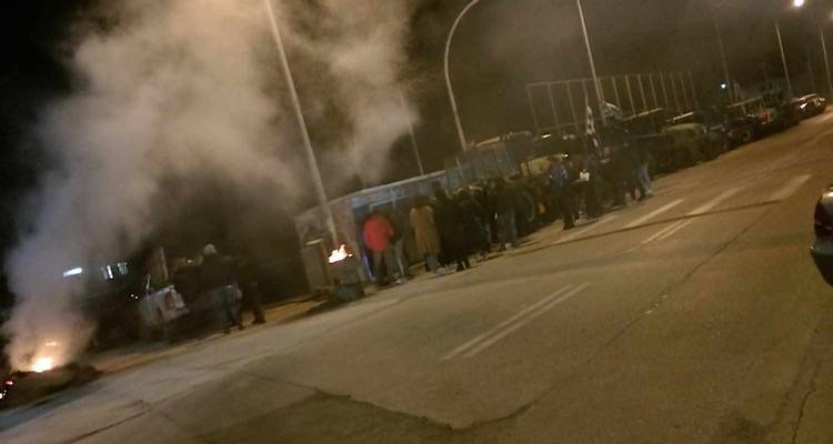 &Lambda;ή&mu;&nu;&omicron;&sigmaf;: &Omicron;&lambda;&omicron;&nu;&upsilon;&chi;&tau;ί&alpha; &tau;&omega;&nu; &tau;&rho;&alpha;&kappa;&tau;έ&rho; &sigma;&tau;&omicron; &Lambda;&iota;&beta;&alpha;&delta;&omicron;&chi;ώ&rho;&iota; | &Pi;&omicron;&rho;&epsilon;ί&alpha; &sigma;ή&mu;&epsilon;&rho;&alpha; &sigma;&tau;&eta; &Mu;ύ&rho;&iota;&nu;&alpha; (video)