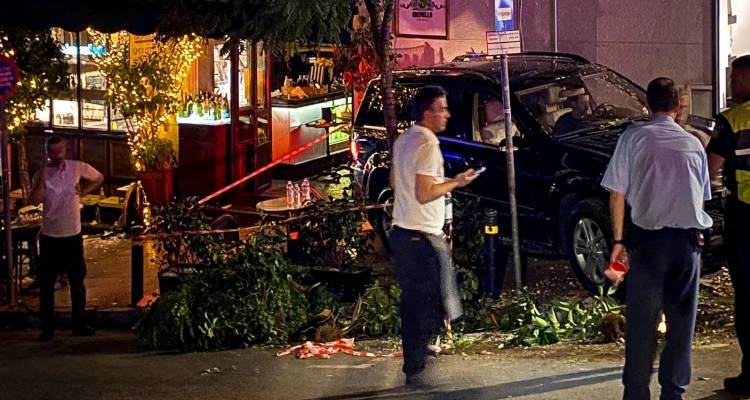 Κολωνάκι: Με τα χέρια προσπάθησε ο παρκαδόρος να σταματήσει το τζιπ -Στη ΜΕΘ 46χρονος μετά την παράσυρση