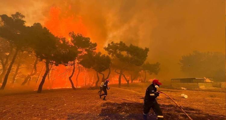 &Eta; &mu;&upsilon;&rho;&omega;&delta;&iota;ά &tau;&omicron;&upsilon; &kappa;&alpha;&mu;έ&nu;&omicron;&upsilon; έ&phi;&tau;&alpha;&sigma;&epsilon; &mu;έ&chi;&rho;&iota; &tau;&eta;&nu; &Lambda;ή&mu;&nu;&omicron;