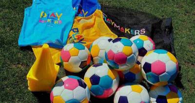 &Lambda;ή&mu;&nu;&omicron;&sigmaf; | UEFA Playmakers: &Tau;&omicron; &pi;&omicron;&delta;ό&sigma;&phi;&alpha;&iota;&rho;&omicron; &gamma;ί&nu;&epsilon;&tau;&alpha;&iota; &pi;&alpha;&iota;&chi;&nu;ί&delta;&iota; &gamma;&iota;&alpha; &tau;&alpha; &kappa;&omicron;&rho;ί&tau;&sigma;&iota;&alpha; 5-8 &epsilon;&tau;ώ&nu;!