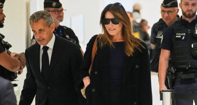 Πέντε χρόνια φυλάκιση με αναστολή στον Σαρκοζί για εγκληματική συνωμοσία με σκοπό να λάβει παράνομη χρηματοδότηση εκατομμυρίων από τον Καντάφι