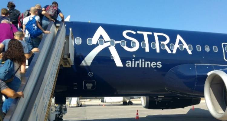 Astra Airlines: &Tau;&alpha; &kappa;&alpha;&lambda;&omicron;&kappa;&alpha;&iota;&rho;&iota;&nu;ά &delta;&rho;&omicron;&mu;&omicron;&lambda;ό&gamma;&iota;&alpha; &alpha;&pi;ό &Theta;&epsilon;&sigma;&sigma;&alpha;&lambda;&omicron;&nu;ί&kappa;&eta; &gamma;&iota;&alpha; &Lambda;ή&mu;&nu;&omicron;