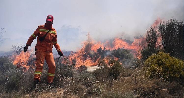 &laquo;&Sigma;&upsilon;&nu;&alpha;&gamma;&epsilon;&rho;&mu;ό&sigmaf;&raquo; &alpha;&pi;ό &tau;&eta;&nu; &Pi;&omicron;&lambda;&iota;&tau;&iota;&kappa;ή &Pi;&rho;&omicron;&sigma;&tau;&alpha;&sigma;ί&alpha;: &Pi;&omicron;&lambda;ύ &alpha;&upsilon;&xi;&eta;&mu;έ&nu;&omicron;&sigmaf; &omicron; &kappa;ί&nu;&delta;&upsilon;&nu;&omicron;&sigmaf; &epsilon;&kappa;&delta;ή&lambda;&omega;&sigma;&eta;&sigmaf; &pi;&upsilon;&rho;&kappa;&alpha;&gamma;&iota;ά&sigmaf; &sigma;ή&mu;&epsilon;&rho;&alpha; -&Tau;&iota; &nu;&alpha; &pi;&rho;&omicron;&sigma;έ&xi;&epsilon;&tau;&epsilon;