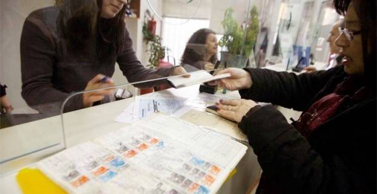 Δημόσιο: Συνταξιοδοτικό μπόνους για 400.000 υπαλλήλους