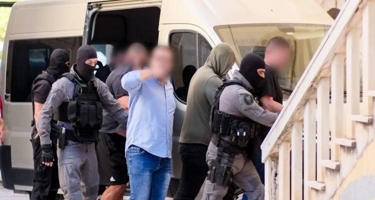 Ελεύθεροι μετά τις απολογίες τους πέντε συλληφθέντες για τη μαφία της Κρήτης